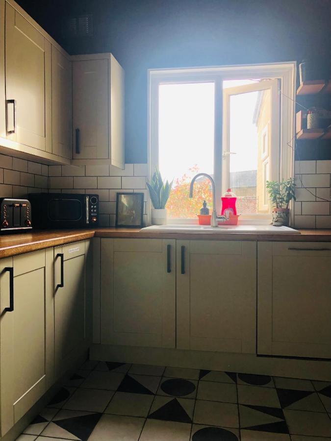 Suffolk Pink House, Newmarket Town Centre Homestay