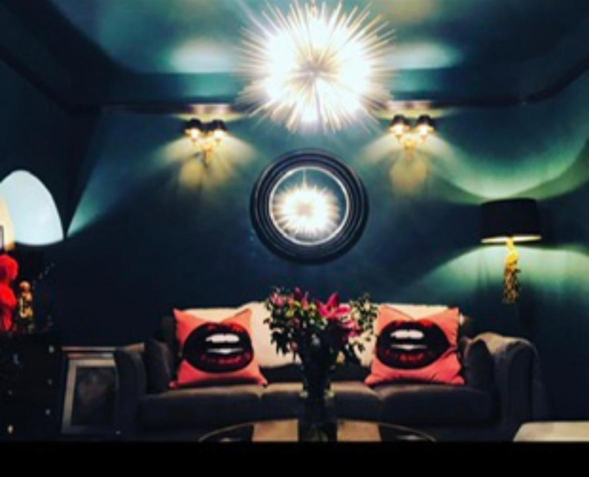 Suffolk Pink House, Newmarket Town Centre Homestay *