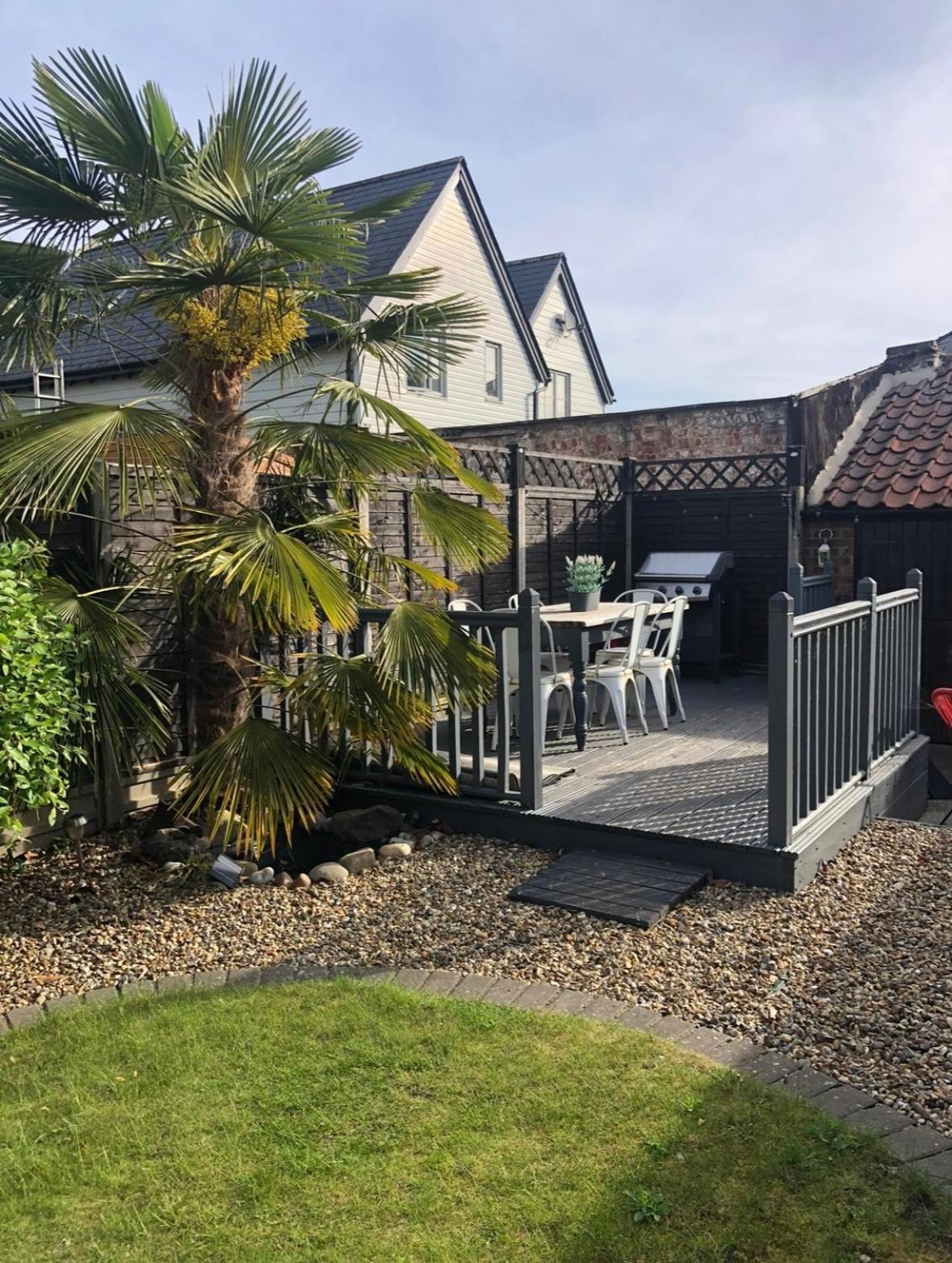 Homestay Suffolk Pink House, Newmarket Town Centre *